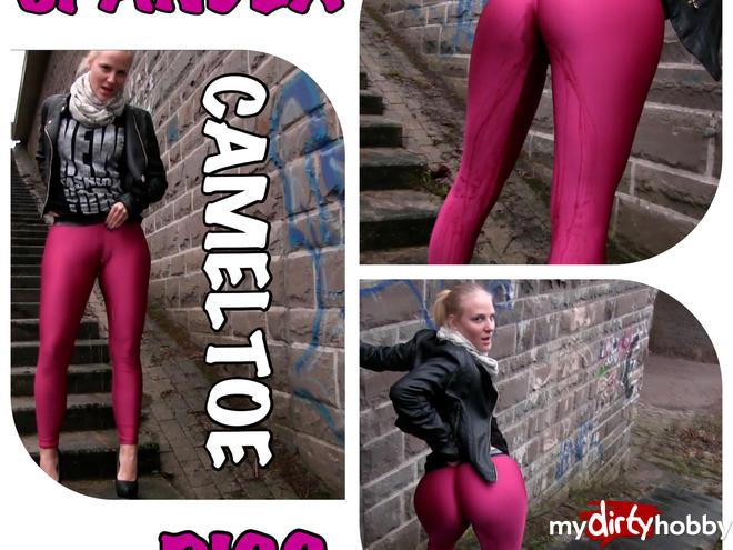 Sharp Cameltoe Spandex Leggings PISS in Sharp Cameltoe Spandex Leggings PISS in